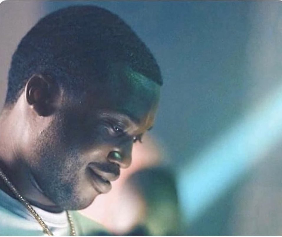 BigFif_33's tweet image. Me watching the #CeilingChallenge videos