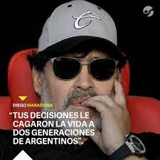 WalterRotundo's tweet photo. Qué asco de persona es Mauricio Macri, que esperó a que Maradona se muera para criticarlo públicamente. Pasa que Diego lo nockeaba siempre. Al lado, o en la otra punta del mundo.
Qué asco que la etapa de MM se termine dentro de 100 años, cuando le paguemos la última cuota al FMI. https://t.co/ONeaPObOJo