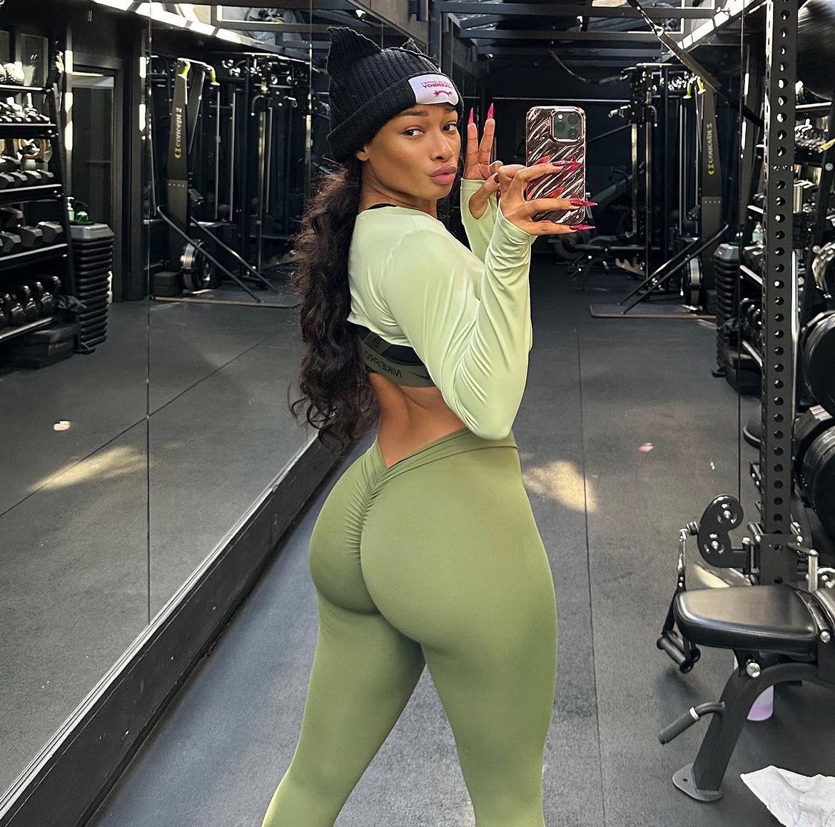 Daily Loud tweet media