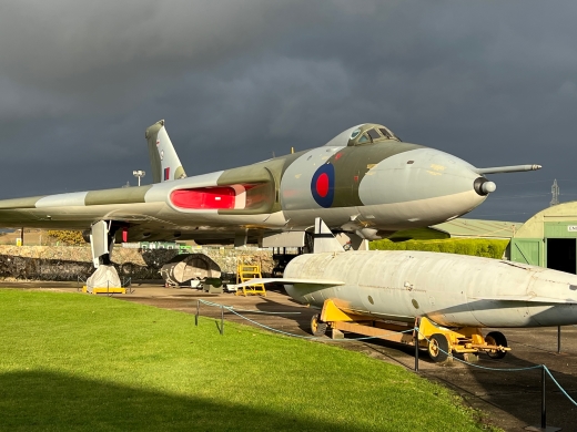A couple of #Vulcan photos taken earlier this afternoon by <a href="/ThePodgyOne/">Steve Blyth</a> of #XM594
"Storm Brewing!"
#twitterVforce