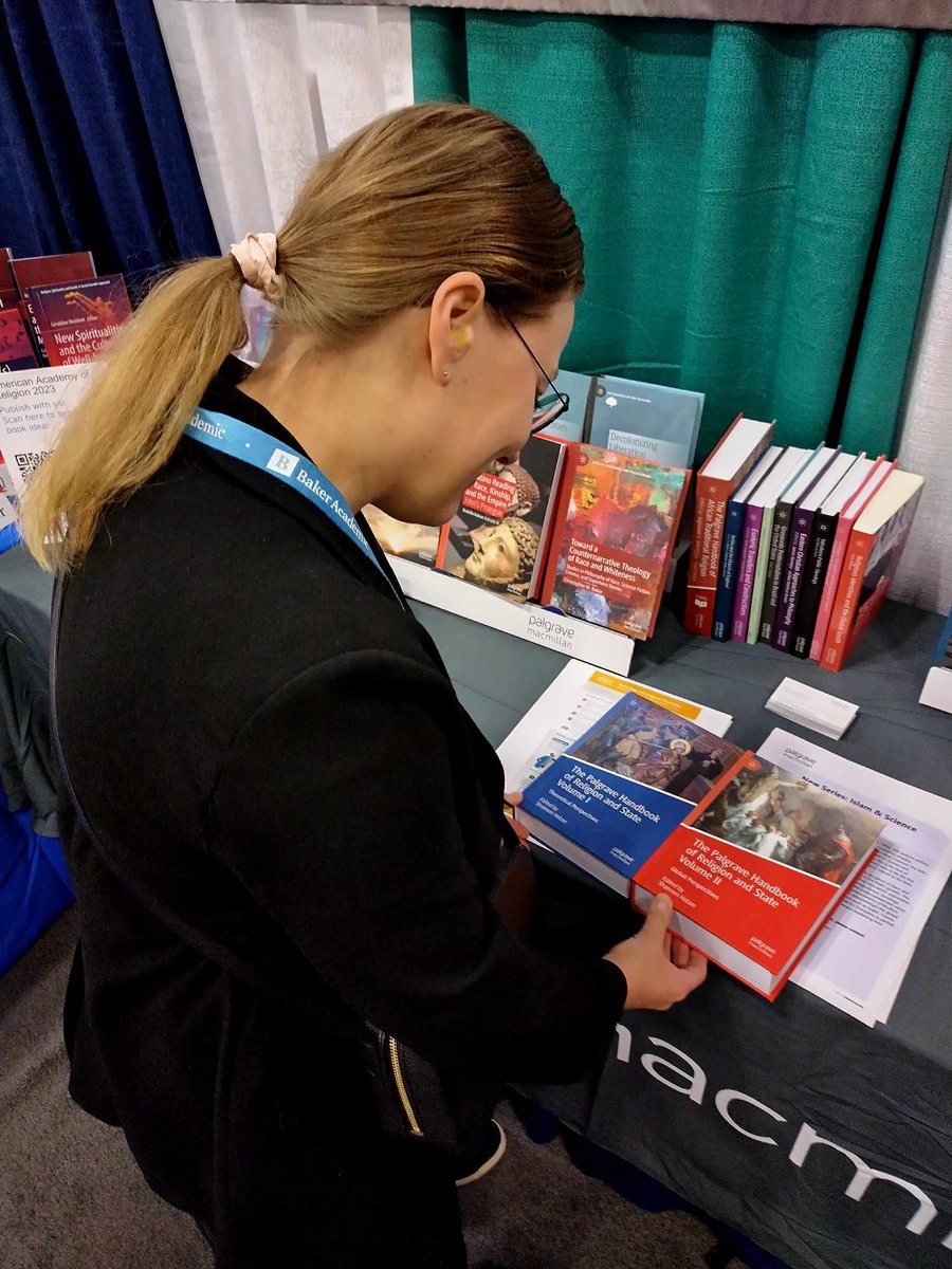 Here’s one happy author at the #AARSBL23. The Palgrave Handbook on Religion and State, Volume II: Global Perspectives was just published, including my chapter “God and Communism: Cuba’s Constitution, Socialist Construction, and Religion, 1959–1992”. @UEFTheology <a href="/Bomocult_uef/">BOMOCULT, UEF</a>