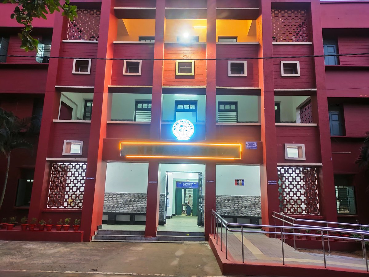 newhostelru's tweet photo. Glimpse of Newly Furnished Outer Front View of our New Hostel. 

#the_new_hostel 
#totalnew  
#ravenshawuniversity https://t.co/fXeHS7oi1g