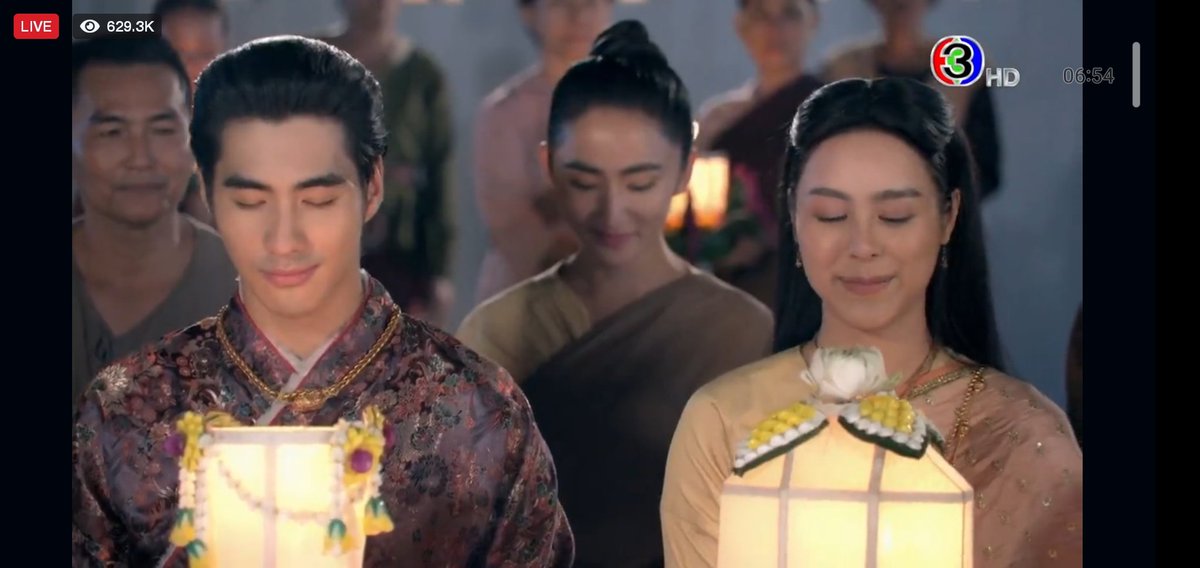 Lonely_2018's tweet photo. ลอยโคมเป็นค��่กันเลยหนา ❤️ #พรหมลิขิตEp15 https://t.co/Cc4AOxI4E8