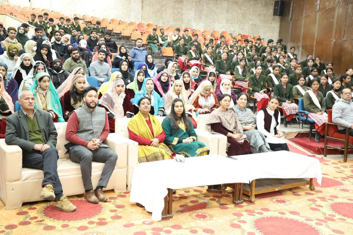 Mybharatkullu's tweet photo. Inaugural Ceremony of Kashmiri Youth Exchange Programme graced by Divisional Commissioner Mandi Ms Rakhil Khalon at Atal Bihari Vajpayee Institute of Mountaineering and Allied sports Manali Organized by NYK Kullu .
#EkBharatShresthaBharat https://t.co/IDfPcF0m2m