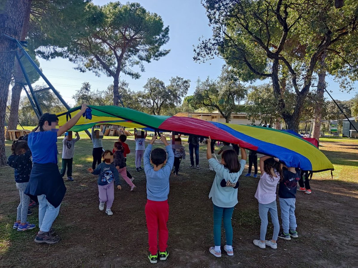 CEIP_TEODOSIO's tweet photo. ¡Nos encanta aprender y disfrutar a la vez! Nuestro alumnado de primer ciclo en una completísima jornada en el Alamillo: viveros, tren neumático, ruedas del agua, juegos... #ceipteodosio #pinomontano https://t.co/LPpRDwksd2
