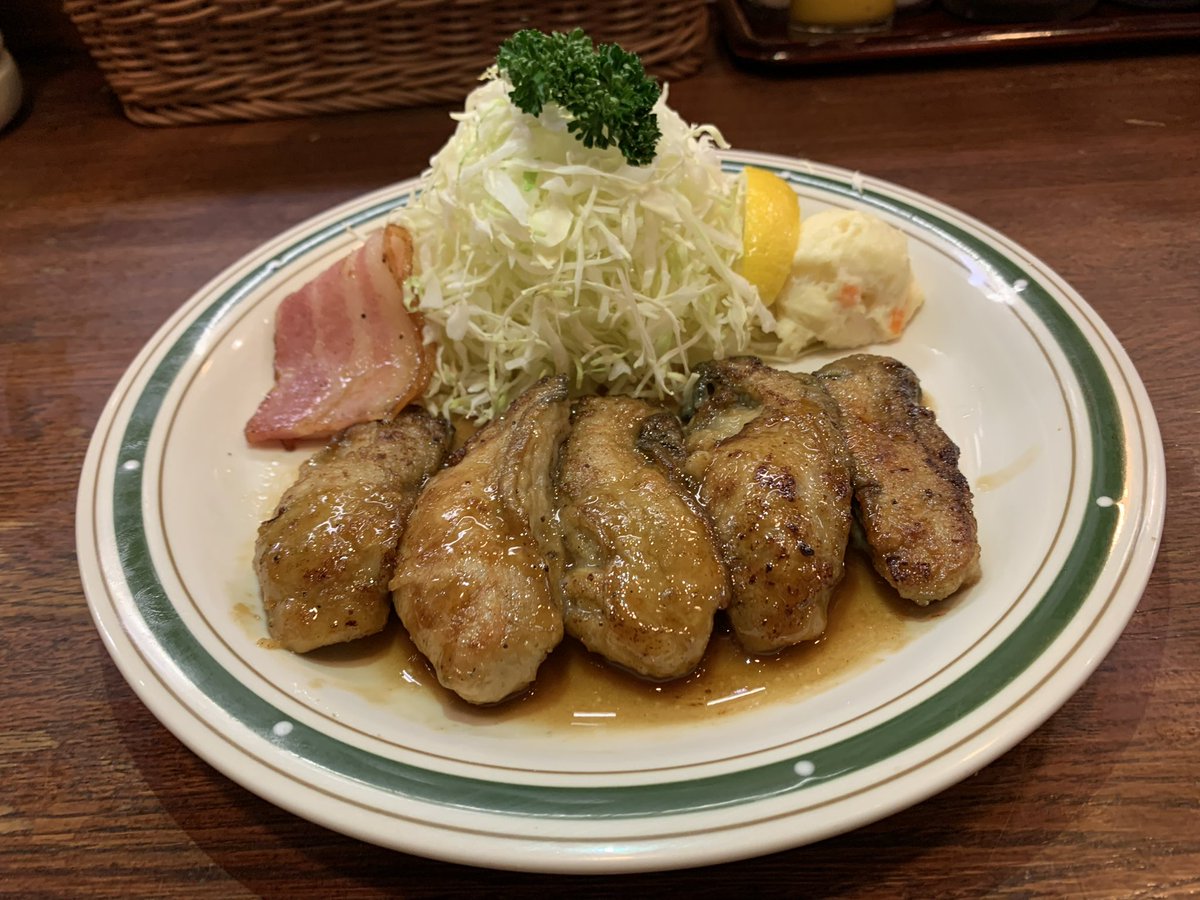 YotsuyaTakeda's tweet photo. 12月1日よりカキバターはじめます。
今季は猛暑の影響により牡蠣の入荷量が少ないため品切れになる事が予想されます。ご容赦ください🙇‍♂️
かつれつ四谷たけだ店主 https://t.co/gniFHk2l5N
