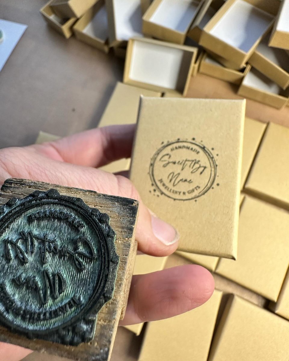 Recycled silver jewellery, in recyclable boxes, stamped with one of our eco-friendly stamps. Now that's what we like to see! 🙌 Thanks for the tag @sweetbyname1, glad you're pleased with your stamp! ✨ getstamped.co.uk/product/upload…