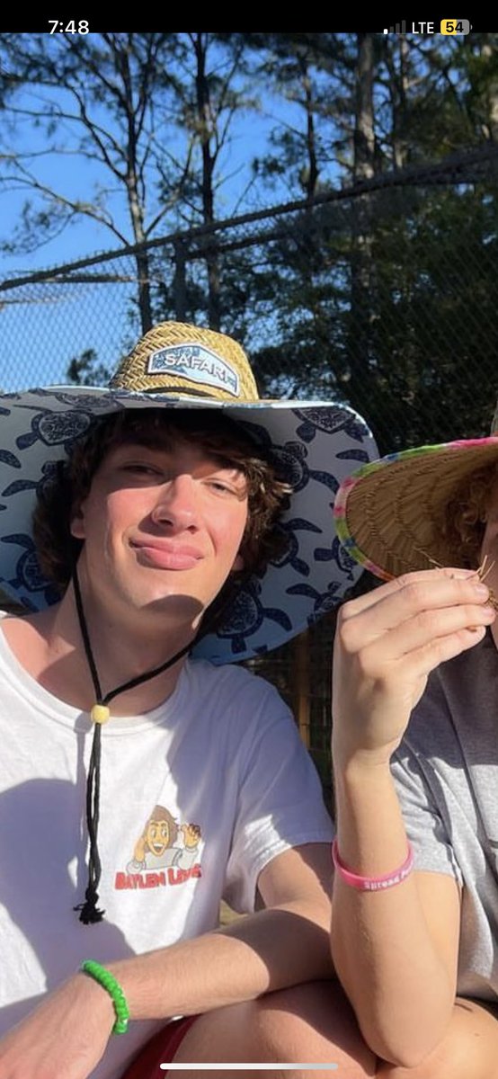 nevaehbro's tweet photo. @NoContextHumans Idk who this man is but I think he looks like James Charles to me no hate to him https://t.co/flkIeW83Dr