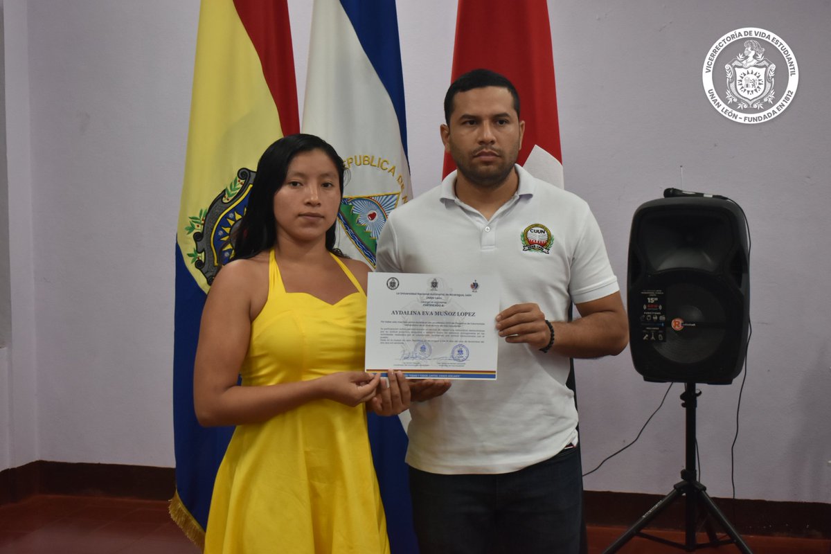 DAEunanleon's tweet photo. Entrega de certificado a estudiantes miembros activos del programa de Voluntariado Universitario UNAN León, durante el año académico 2023. https://t.co/jtfY6vtt5x