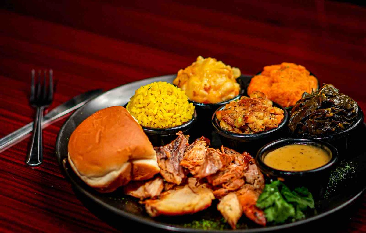 Solo dining or sharing the joy? Our Turkey Plates are here to make your Thanksgiving tasty for $30.95! 🦃 Every plate is a celebration, no matter the size! 🤩 Order now, and let us bring your favorite SOUL FOOD to you! 🚗💨 OohhsnAahhs.com! 🔥

#thanksgiving