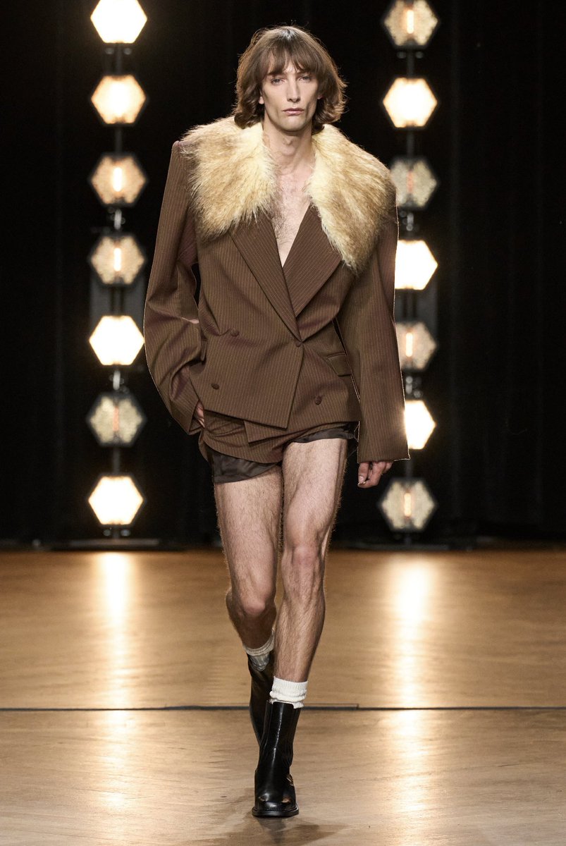 pradaddiction's tweet image. How would you dress if money was no consideration?