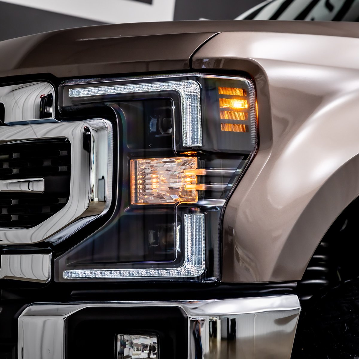 EAWCARS's tweet photo. Another great build through our shop @eaw_outfitted contact us to get your build started!! level, 20" @fueloffroad Blitz wheels wrapped in @nittotire Recon Grapplers, @retraxbedcovers Bed cover, @ampresearch Power steps &amp; @morimotolighting Headlights. https://t.co/yJm3TxG8HP https://t.co/8V1htukNTs