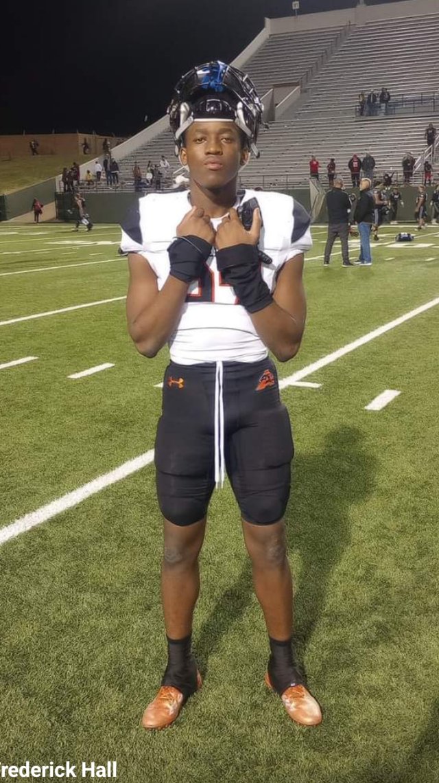 Fhall565Hall's tweet photo. All College football coaches. These youngins.  @Kamron_hall2 2026 Safety 2024 Corner 6'3 @Phillx11 2024 LB 6'2  @GeorgeFatoke Ath @Bryan4Bege RAW DOGS 👌COME GET EM ✅ https://t.co/wCtswsU6Or
