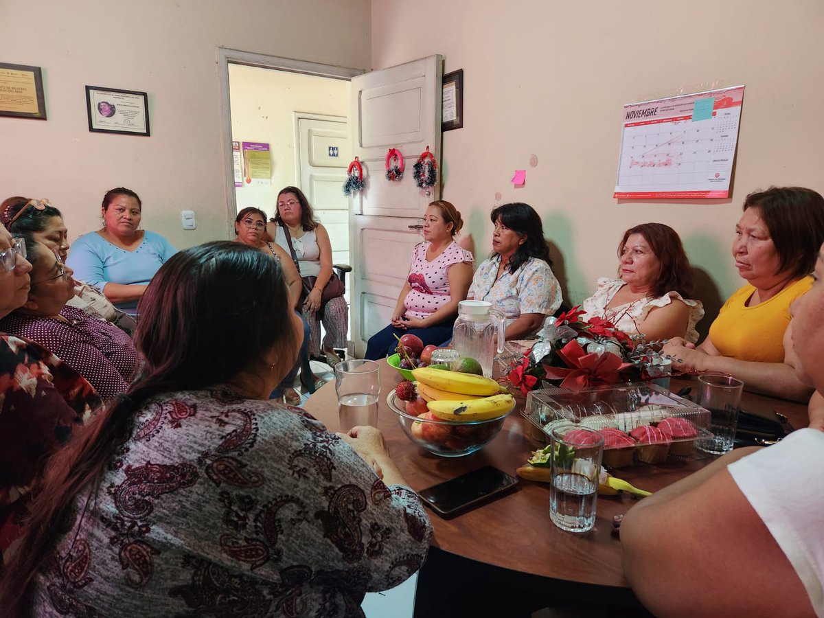 RedTraSex's tweet photo. #ElSalvador 🇸🇻 Reunidas en la casa de nuestras compañeras de @OrquideasdelMar. Nos estamos alistando de camino al EFLAC @15eflac.

¡Unidas, resistiendo y avanzando! #15EFLAC2023 #TrabajoSexualEsTrabajo ✊💜 https://t.co/AqBwSIm7aB