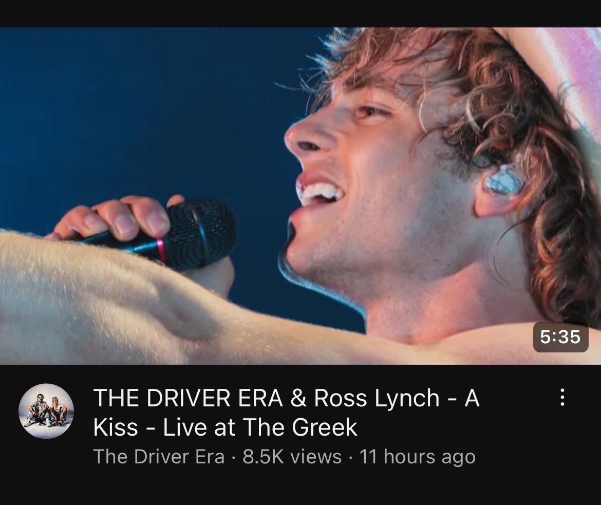ohmydearkate's tweet photo. so is it the driver era or ross lynch? @thedriverera https://t.co/T28m6YsX99