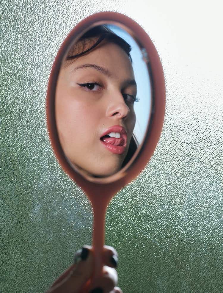 PopCrave's tweet photo. Olivia Rodrigo stuns for The Face Magazine.

📸: Jim Goldberg https://t.co/xwls720yui