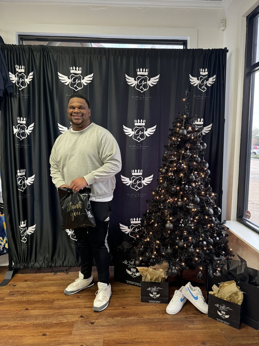 ALCollection's tweet image. .@thealcstore #ALCollectionHolidays23 #BayouClassic50th #TheALCollectionStore