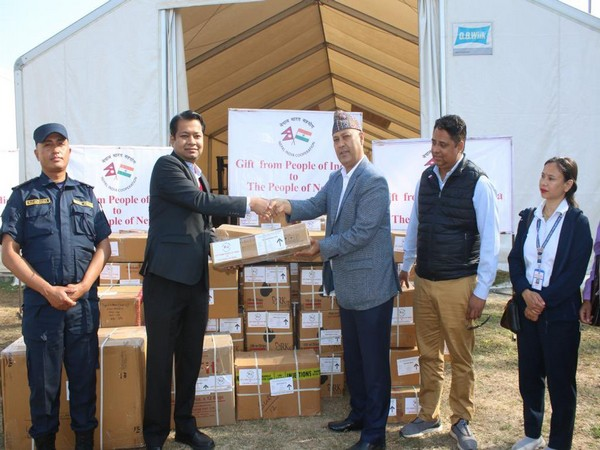 ani_digital's tweet photo. India sends fourth tranche of earthquake relief items to Nepal
Read @ANI Story | https://t.co/YtD2i9ZqWX
#India #Nepal #NepalEarthquake #reliefitems https://t.co/O0wcDJAtQu