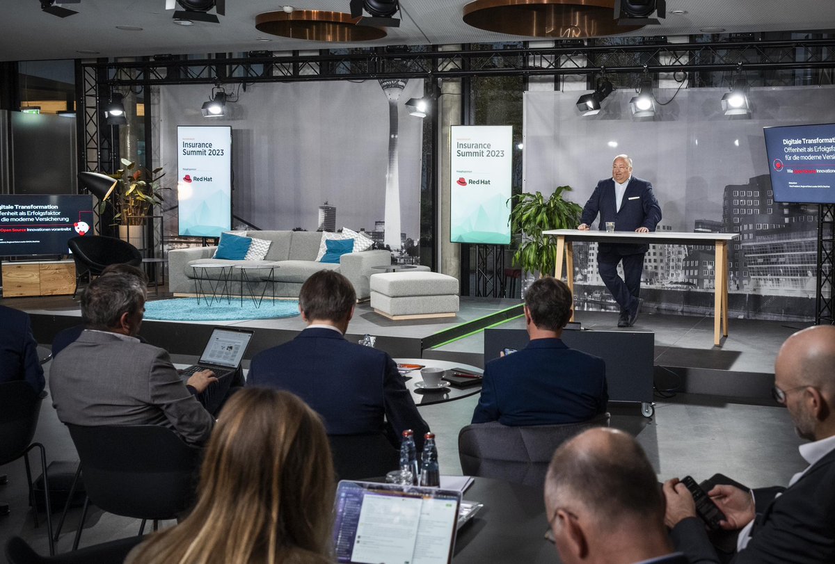 DinkoEror's tweet image. Dusseldorf. How is the insurance industry digitalizing❓ Will there be an “open insurance world”? 🎤 Just talked at Handelsblatt #InsuranceSummit23: Digital transformation in the insurance industry through openness as a success factor for modern insurance. #OpenMindset as an