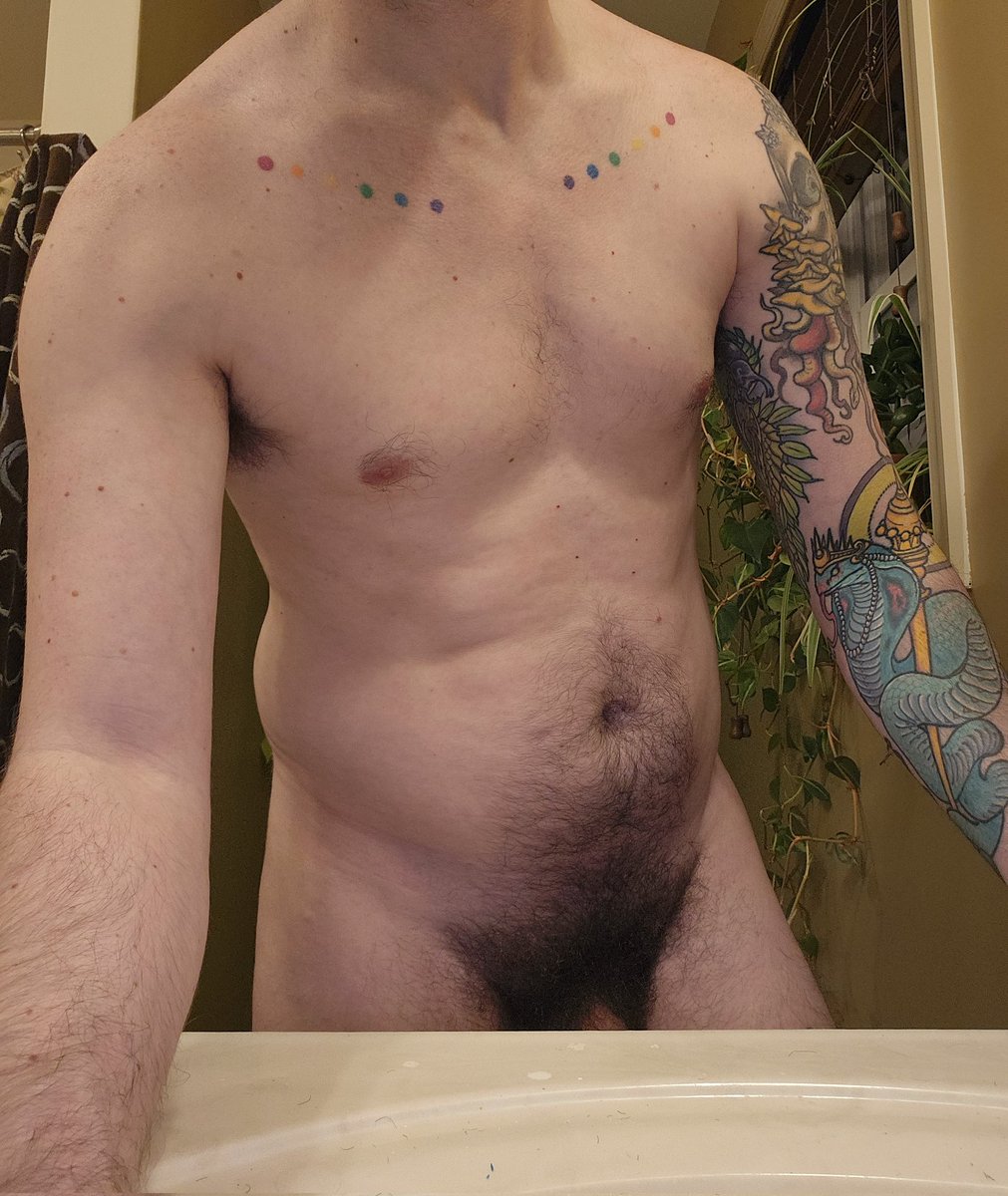 SamSatyr's tweet photo. I've been going to the gym, please validate me 🥺🥺🥺 https://t.co/fkGyA01et8
