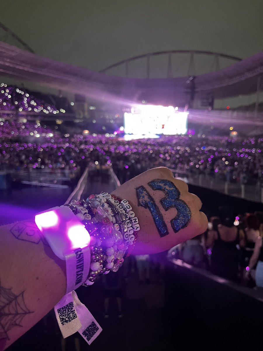 sahlogiulia's tweet photo. i had the time of my life fighting dragons with you ✨ https://t.co/yCl5QPqnTn