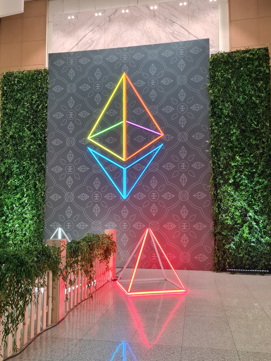 iueblockchain's tweet photo. IUE Blockchain Kulübü olarak mükemmel bir @EFDevconnect haftasını geride bıraktık.

Ne haftaydı ama... https://t.co/5bChIoKYpK