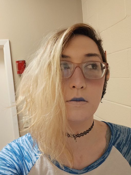 Blue girl https://t.co/ncCSxrEV6H<a href="/tag/gaymer"class="tags"><span>#gaymer</span></a><a href="/tag/transbooty"class="tags"><span>#transbooty</span></a>
