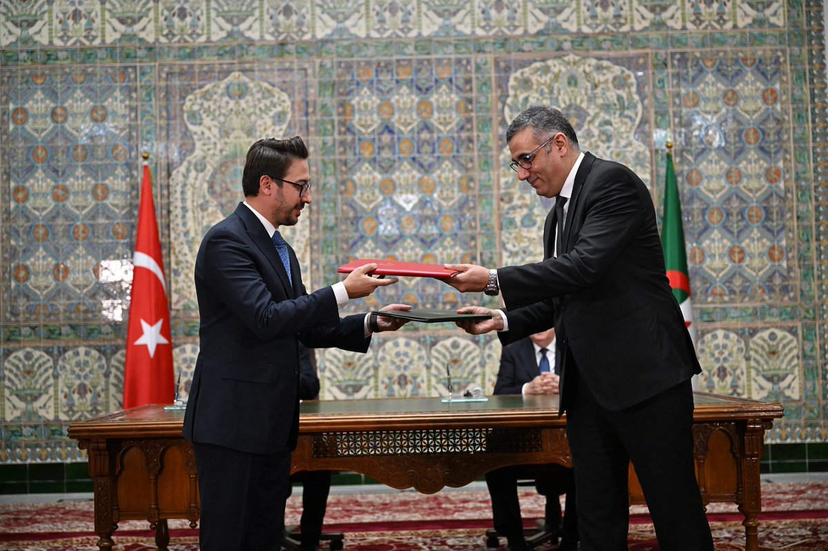 serdarkaragoz's tweet photo. Today, we signed a cooperation agreement with the Algerie Press Service (APS) @APS_Algerie. I am confident that this agreement will be beneficial both for efficient information sharing between our agencies and for bringing our nations closer together. https://t.co/XOpy8lEOlh