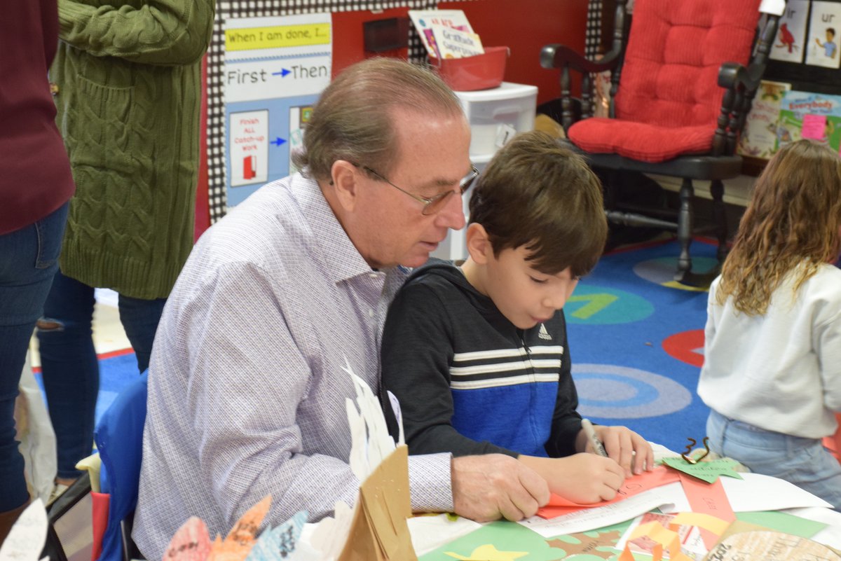 In the spirit of Thanksgiving, the second-grade classrooms of Carleen Parmegiani and Darlene Wells at Edna Louise Spear Elementary School were filled with gratitude as students participated in a festive autumn-inspired event with family members. #PortJeffProud