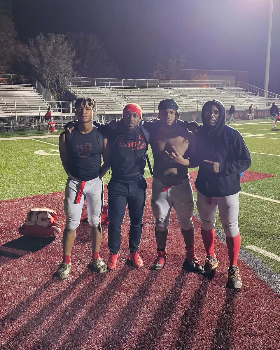 Coach Banks🆘️ tweet media