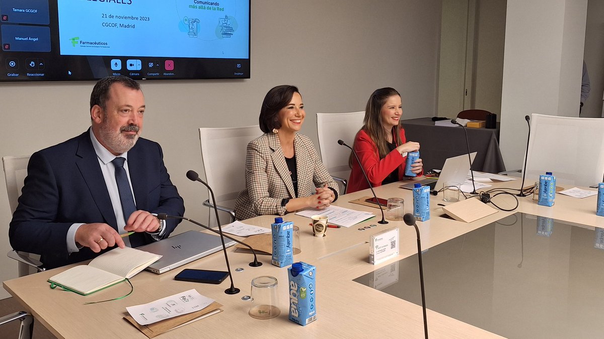 Farmaceuticos_'s tweet photo. "Vosotros sois la red de conocimiento que necesita la Farmacia y precursores fundamentales en el camino hacia su transformación asistencial", ha destacado Raquel Martínez, @SecretariaCGCOF.
#RedFoco #MiFarmaciaAsistencial https://t.co/mRIrvn0ruP