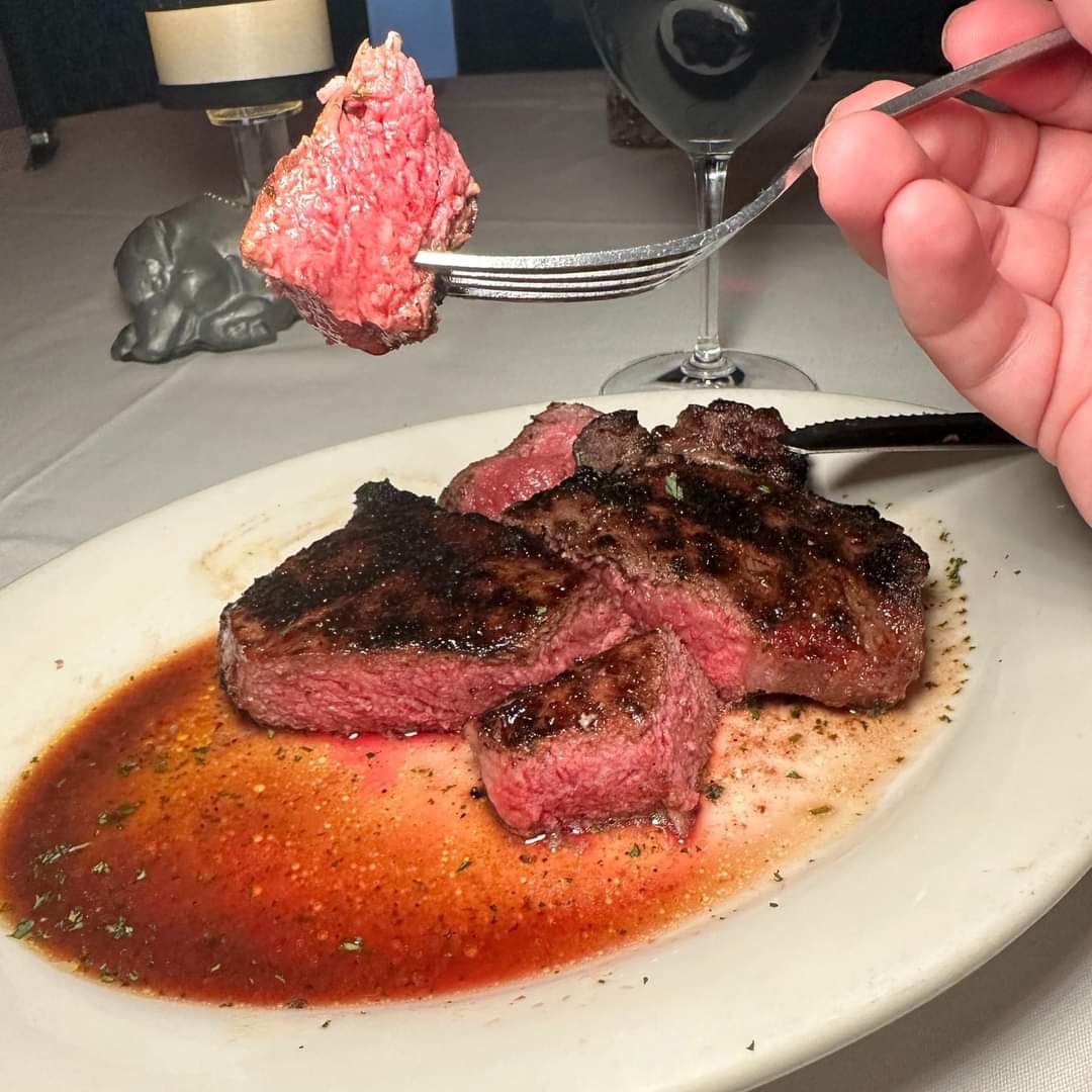 Thelumusa_Nkosi's tweet photo. This is how steak should be cooked. https://t.co/ZQsZToVxsn