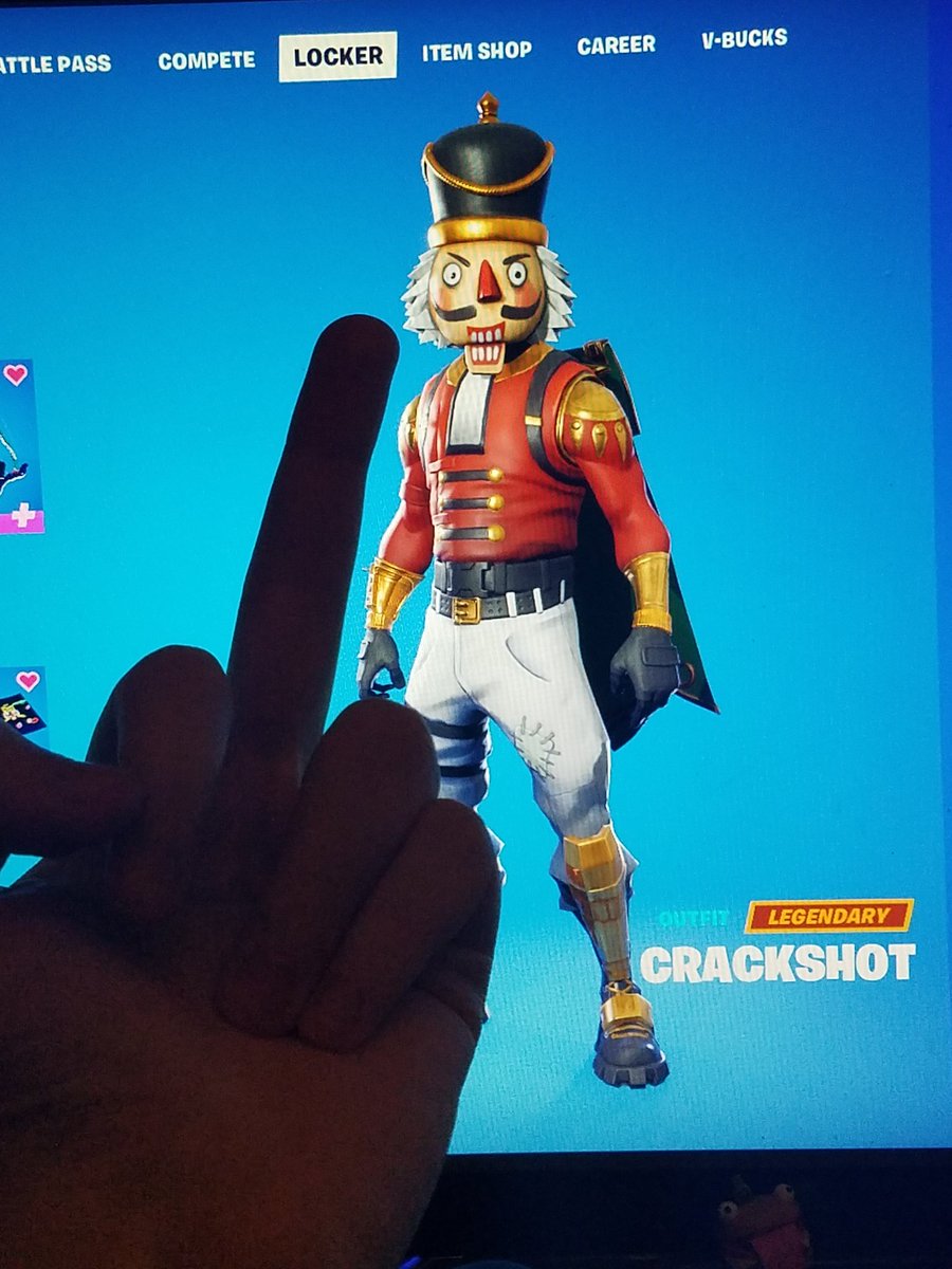 sillystr1ngz's tweet image. post two comfort characters

this sucks neither of these look comforting