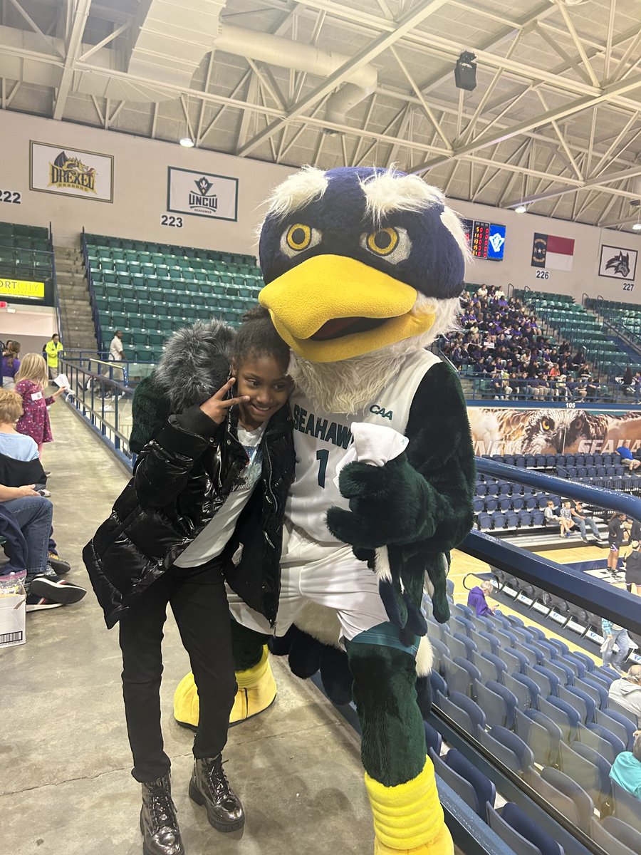 dcvpa's tweet photo. Our entire elementary school attended the Seahawks Tomorrow game last week and had a blast cheering on @UNCWwomenshoops! #LearnThriveSoar #LearnThriveROAR https://t.co/DrBpH7im5F