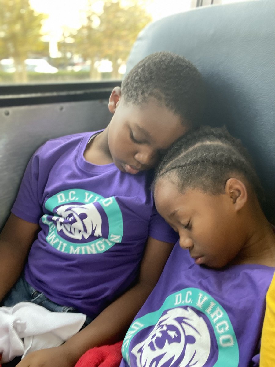 Our entire elementary school attended the Seahawks Tomorrow game last week and had a blast cheering on @UNCWwomenshoops! #LearnThriveSoar #LearnThriveROAR