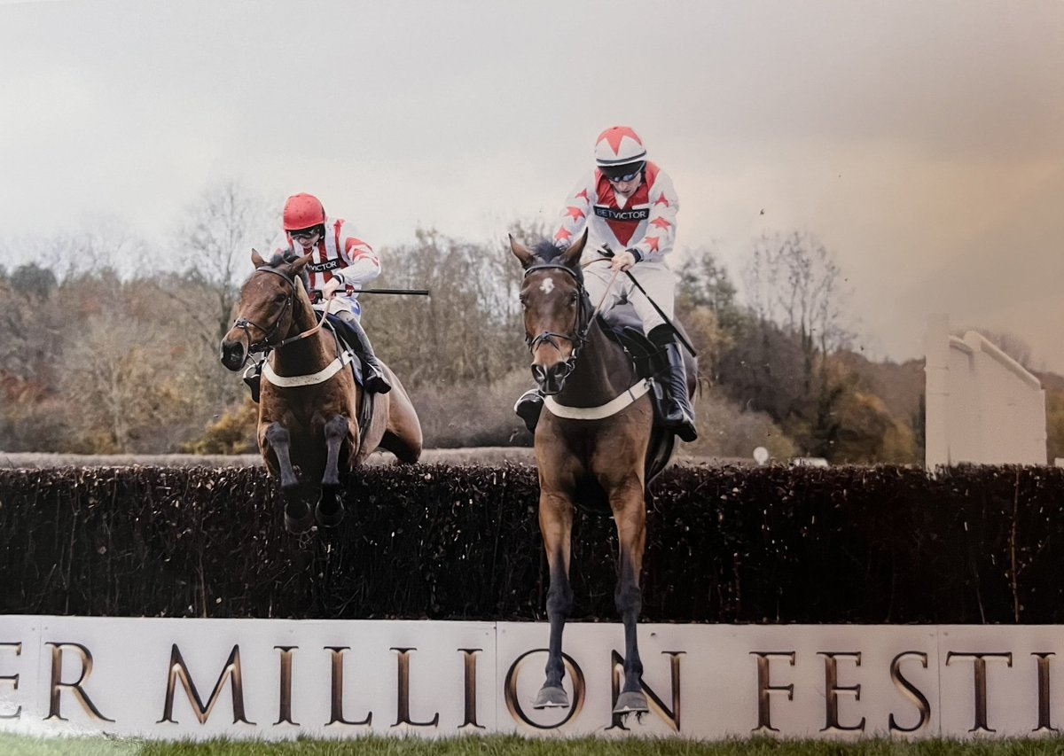 jamiesnowden's tweet photo. Delighted with both #GitMaker @GavinSheehan92 who won for @saalracing and #SuperSurvivor (2nd) under @Sean_Bowen_ for #NeilGoulden @LingfieldPark today whilst #Francina was 2nd @FakenhamRC under @JohnnyBurke2 #winners #23 well done team @Alexwalters89 @BetVictor #TopTeamEffort https://t.co/B3gPwfNuea