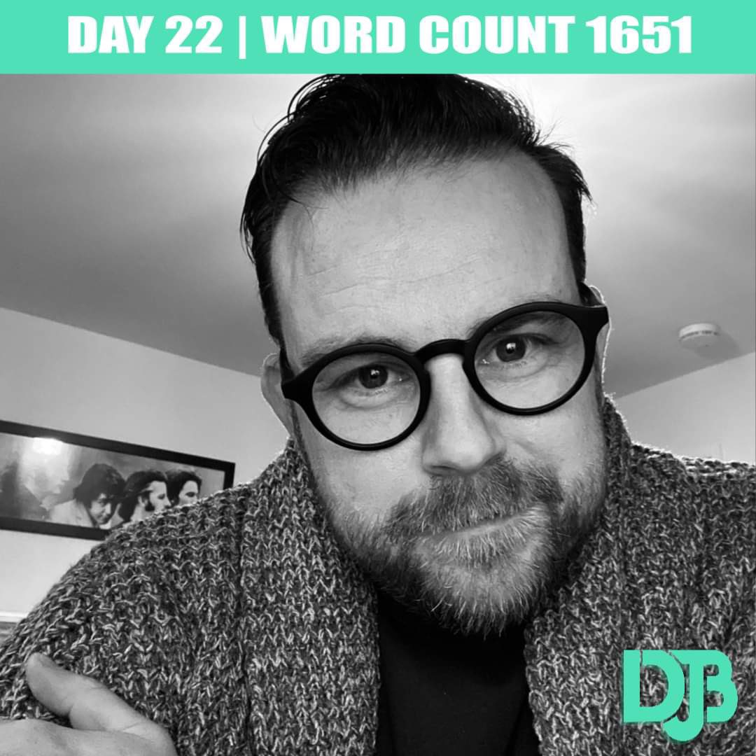 WriterDjb's tweet photo. It’s officially chunky cardigan weather #wordcount #dupliicate #danieljbarnes #djbwriter #djbu #slasher #horrornovel #authors #authorsofinstagram #author #writers #writersofinstagram #books #writer #bookstagram #bookstagramcommunity #writingcommunity #selfpublishing #authorlife https://t.co/uLeB6sfzDW