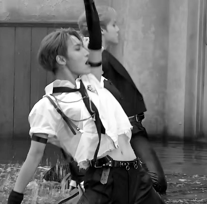 давайте сделаем вид что это селки 
#AtinySelcaDay #atsd <a href="/ATEEZofficial/">ATEEZ(에이티즈)</a>