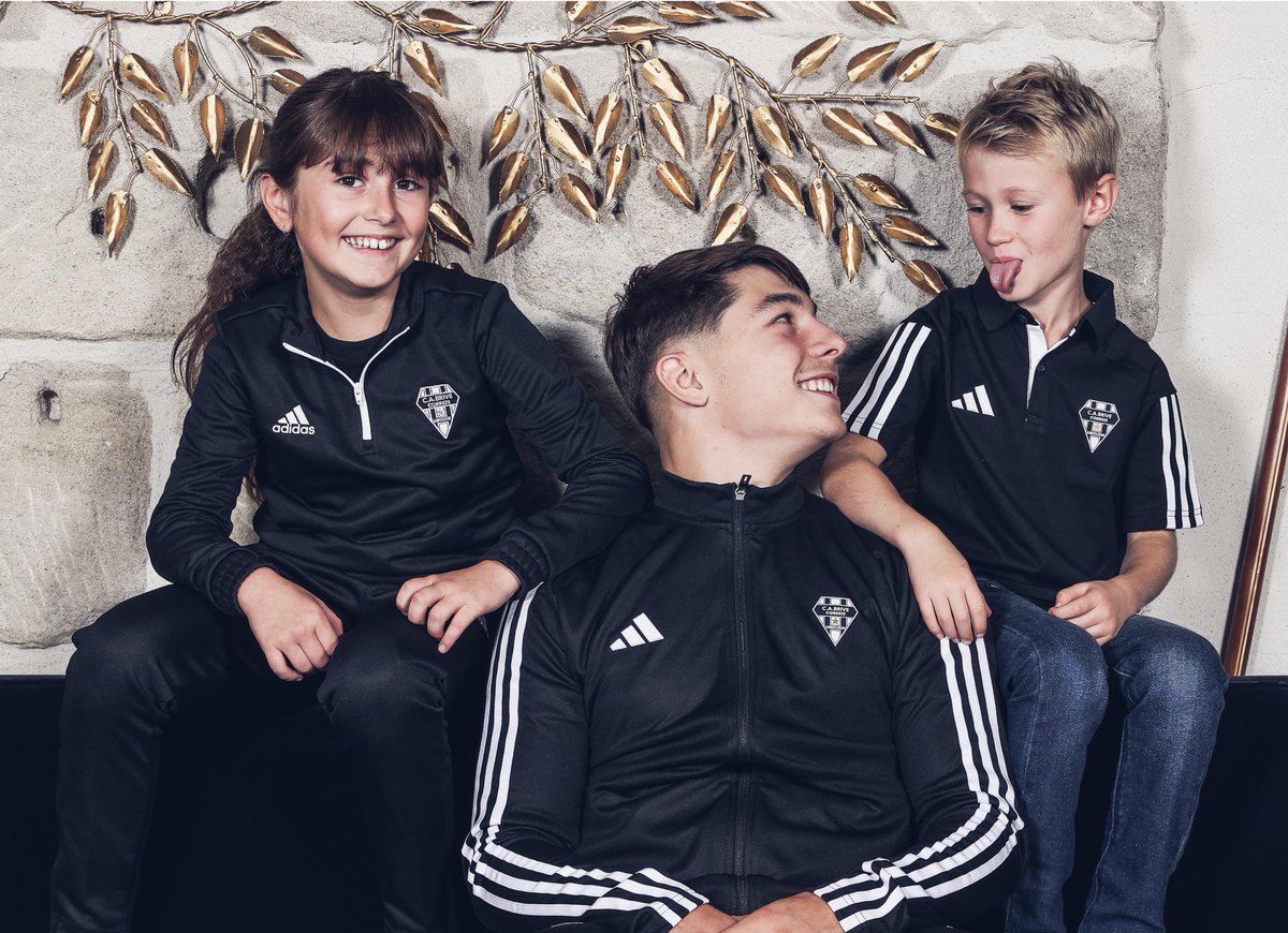 Après leur séance collective qui se déroulera demain à partir de 14h30 à la Plaine des jeux des Bouriottes, les 𝐍𝐨𝐢𝐫 &amp; 𝐁𝐥𝐚𝐧𝐜 animeront les entraînements des jeunes de notre école de rugby 👦🏉👧

𝐏𝐚𝐫𝐭𝐚𝐠𝐞, 𝐫𝐮𝐠𝐛𝐲 et 𝐚𝐦𝐮𝐬𝐞𝐦𝐞𝐧𝐭 seront au rendez-vous ⚫⚪