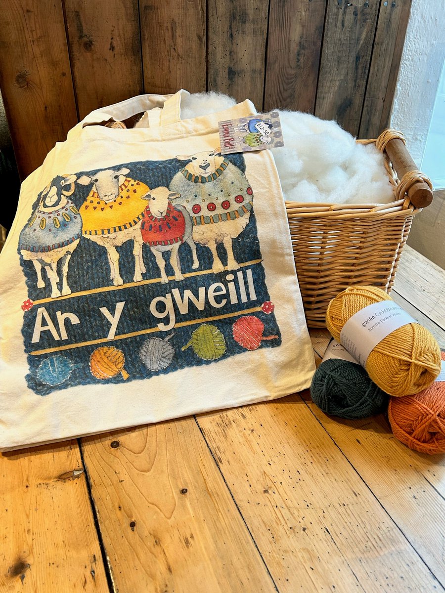 AmgueddfaWlan's tweet photo. 📢This weekend we’re celebrating #GreenFriday and #MuseumShopSunday.

🛍️Shop with us and quote "Museum 20" at the till and you'll get 20% off your shopping! 

📅Only available Friday-Sunday so don't miss out!

#ChristmasShopping #Gifts #ShopLocal #AmgueddfaCymru https://t.co/P2rHb4wlwZ