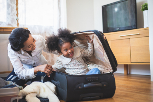 dcomerismyagent's tweet photo. Traveling this week to visit your family or friends for Thanksgiving? Pack smart: Roll, don’t fold! Rolling clothes saves space and reduces wrinkles, allowing you to pack efficiently and travel light. Safe travels, everyone!
#HolidayTravelTips #Thanksgiving https://t.co/kw9U27PuNf