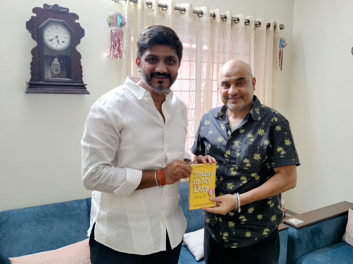 SidShirole's tweet photo. “संपर्क से समर्थन”...!!
आज "संपर्क से समर्थन" अभियान अंतर्गत लोकप्रिय संगीतकार मा.श्री. राहुल रानडे जी यांची भेट घेतली व त्यांच्यासोबत संवाद साधला.
#Shivajinagar #Pune #BJP #भाजपा #SamparkSeSamarthan #music #RahulRanade https://t.co/9zc4EQIivH