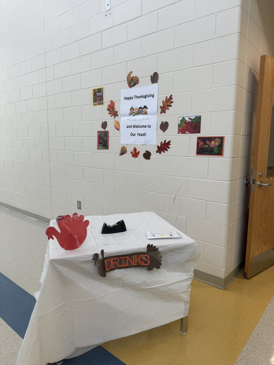 cspivey24's tweet photo. Bringing our Positivity Project weekly theme of Gratitude to life with our Thanksgiving Feast. The students did a great job cooking, greeting our guests, taking orders, and serving food. A fun and meaningful way to practice important life skills. @RolesvilleMS https://t.co/4rUaW7uqtV