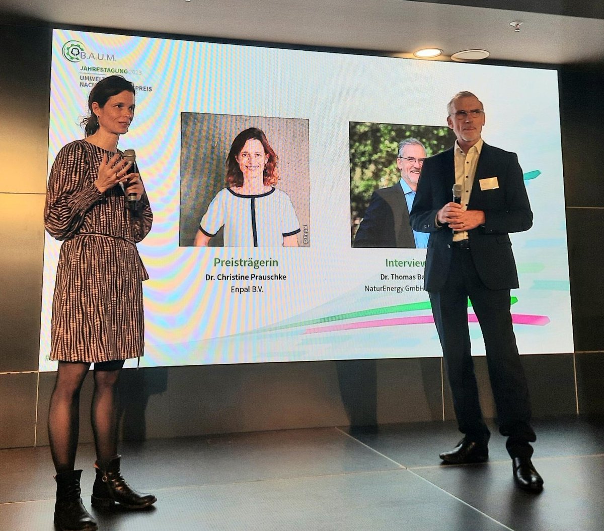 #Digitalisierung ist der Schlüssel für eine dezentrale Energieversorgung & somit für die #Energiewende, sind sich Dr. Christine Prauschke @enpal_de, Trägerin des #BAUMPreis23 in der Kategorie #Digitalisierung, und ihr Interviewpartner Dr. Thomas Banning @naturstrom_AG einig.