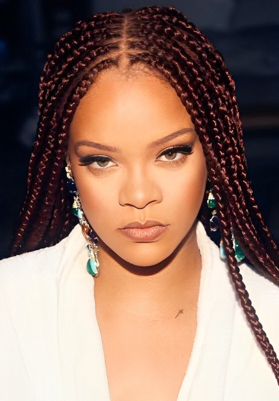 FentyLounge's tweet photo. Rihanna in red Dreads is a moment https://t.co/X5JJU3P8n4