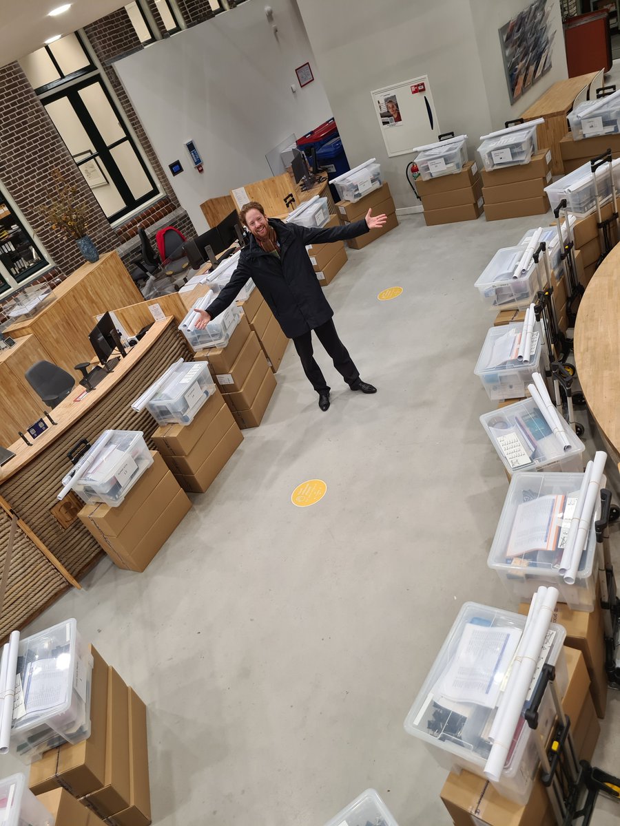 Dankzij alle medewerkers die de verkiezingen voorbereiden (van buitendienst tot burgerzaken en vele anderen) zijn we klaar voor morgen.

Ook in Wageningen kunt u stemmen bij 22 stembureaus van 7.30 tot 21.00 uur morgen.

Waar? Kijk op 👉wageningen.nl/verkiezingen