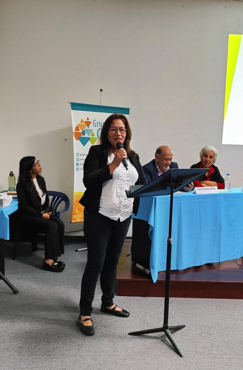 CESAP_AC's tweet photo. Ligia Hernández, directora de la UE Rural Rafael Urdaneta de El Hatillo: El proyecto Acción Climática, Agua y Salud de la Fundación Tierra Viva, financiado por la UE, fue la salvación para mi escuela. #LaGentePropone #ForoGestiónComunitariaDelAgua #AguaPotable. https://t.co/gArw2xocPX