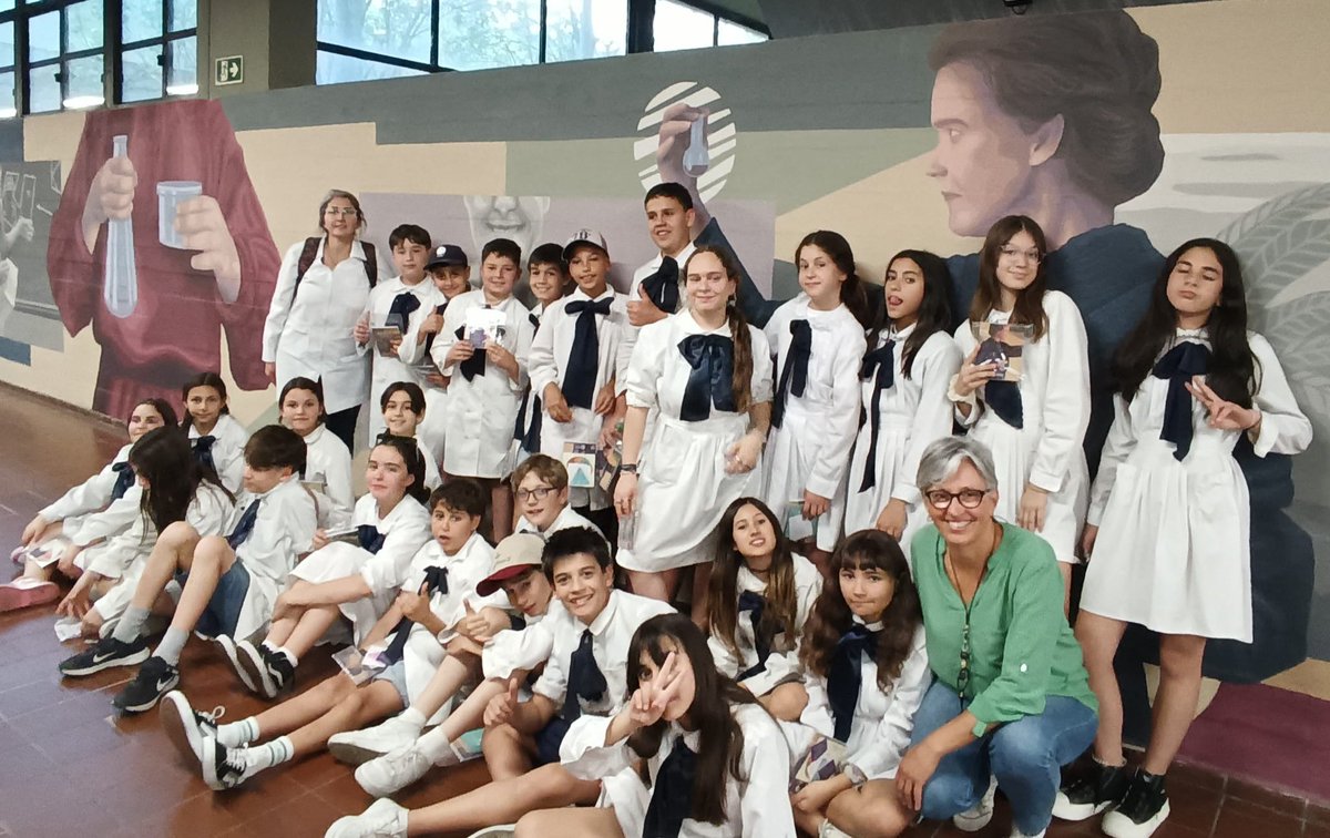 Escuelas y maestras que promueven el planteo de preguntas y la búsqueda de respuestas y acompañan a niños y niñas en ese rico proceso.

Felicitaciones gurises y muchas gracias por la visita, el afecto y la frescura!  

Por mucha más ciencia en las escuelas!