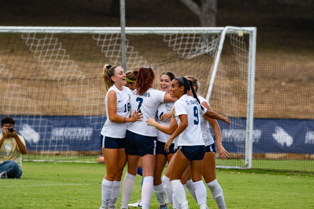 Looking forward to a new opportunity to work with the future generations of Hilltoppers!  

- St. Edward's Winter ID Camp 
- January 15th 
- 9AM - 2PM  

Registration link here: gohilltoppers.com/registrations/…

See you at the Hilltop!!