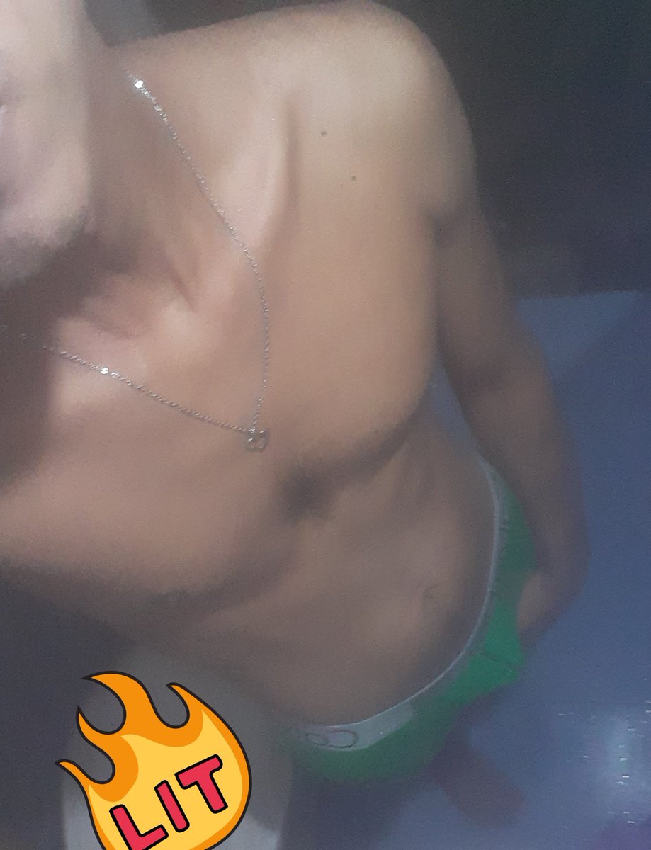 Josevillega05's tweet photo. Nos bañamos juntos 
Rt y ♥ para más https://t.co/XYOvHxAihT